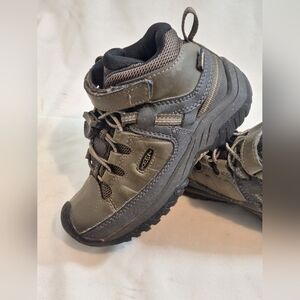 KEEN Kids' Green and Gray Outdoor Boots